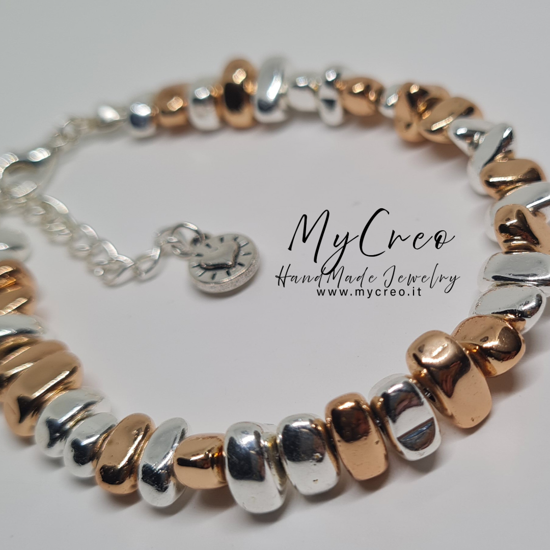 Bracciale Semirigido con Perle di Ematite Dorata Asimmetrica
