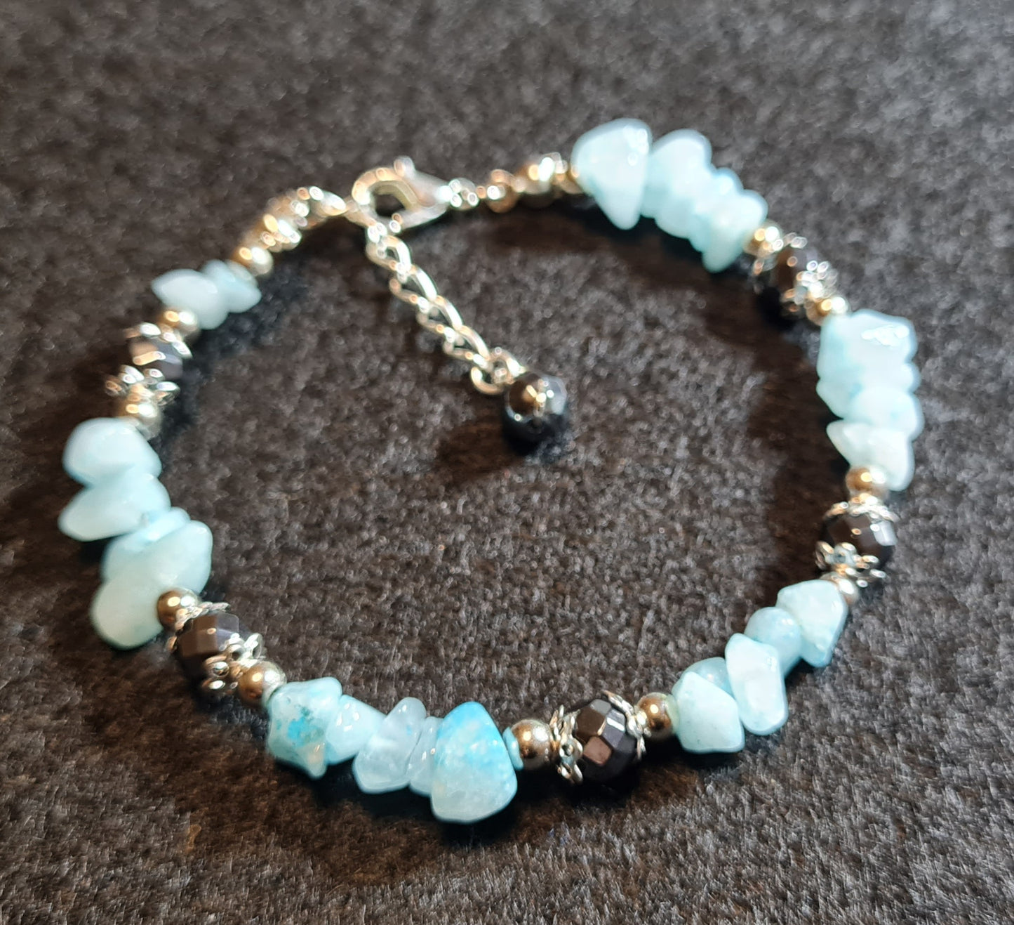Bracciale di Acquamarina e piccole Perle di Ematite