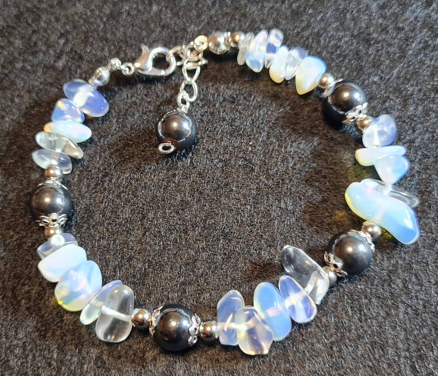 Bracciale di Quarzo trasparente e Perle di Ematite